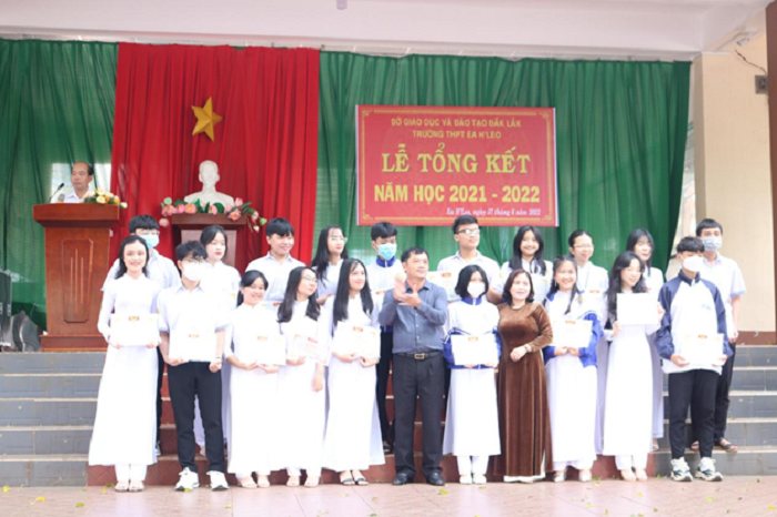 Trường THPT Ea H’leo tổ chức Lễ Tổng kết năm học 2021 - 2022.
